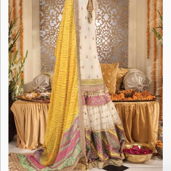 Anya Kiran Choudhary dress - Picture 2 of 3